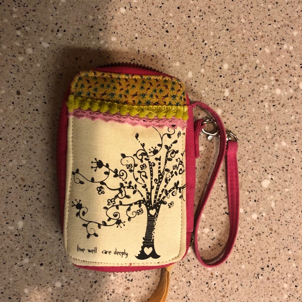 Natural life wristlet